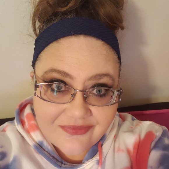 Meet your Posher, Kelli - Picture 2 of 10